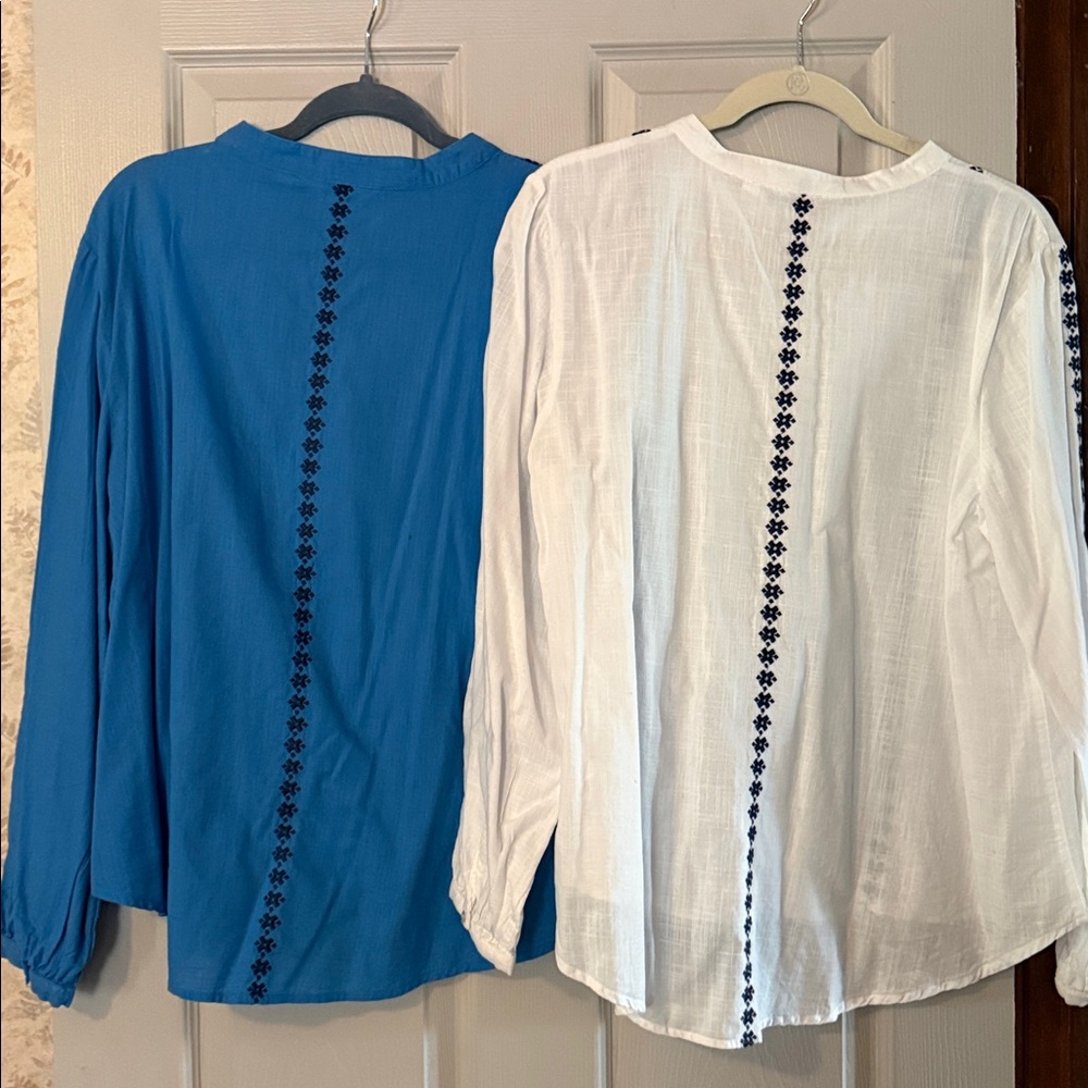 Candace Cameron Bure Blue & White Embroidered Button-Down Shirts - Picture 4 of 4